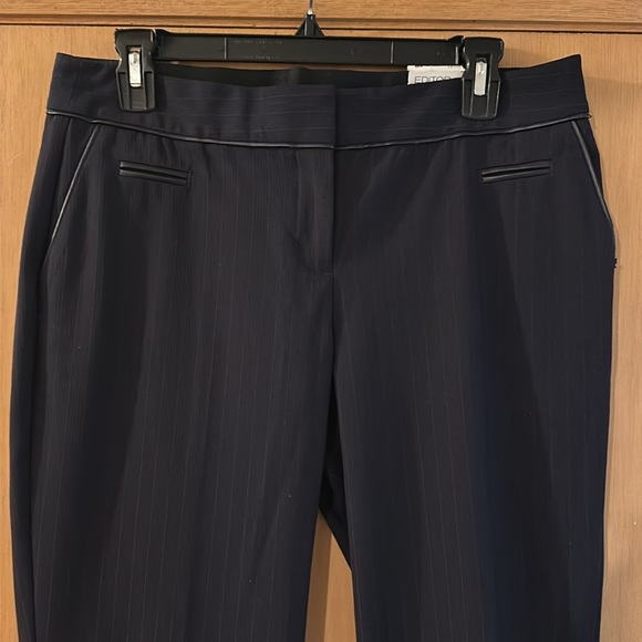 Express Women’s Editor Original Flare Pinstripe Pants New Navy Blue Size 6 - Picture 2 of 15
